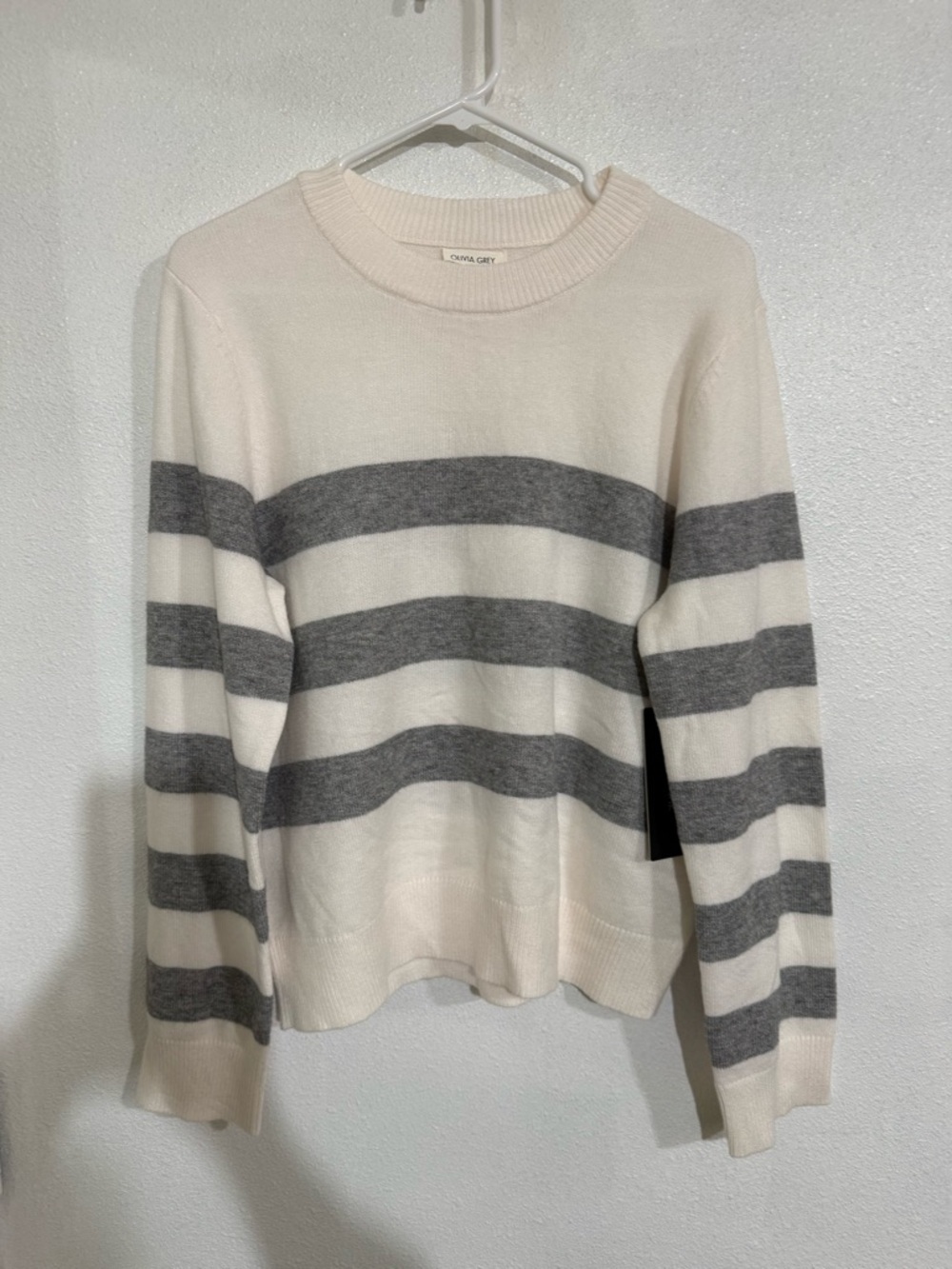 Olivia Grey Ivory & Gray Striped Knit Sweater XL NWT